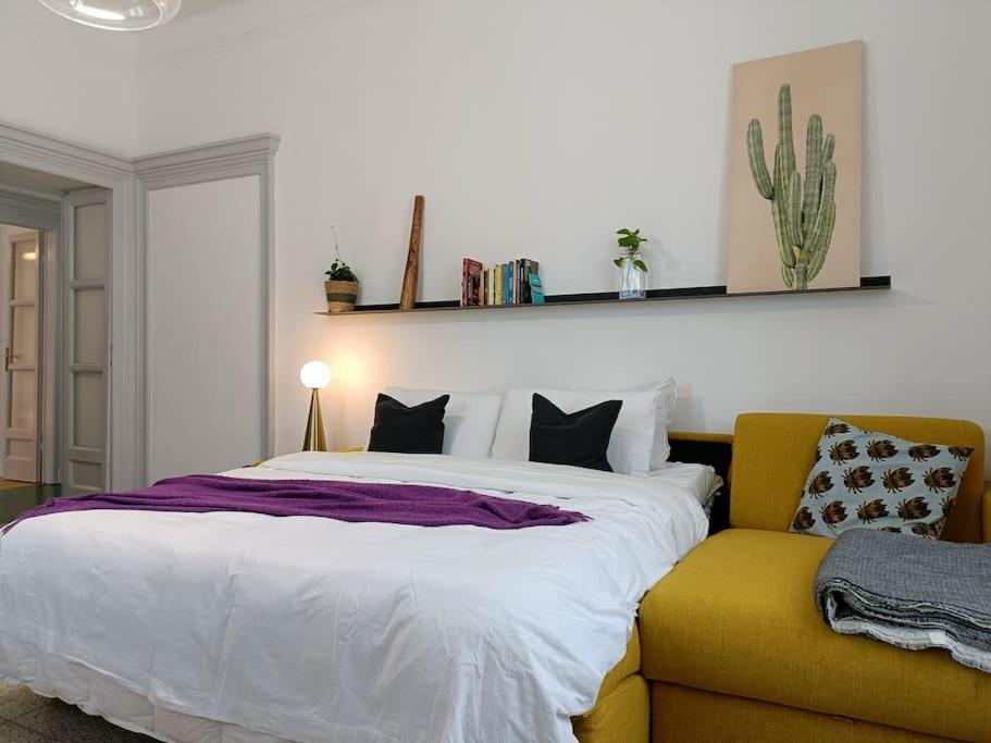 Stylish Flat Near Station And City Center Como Buitenkant foto